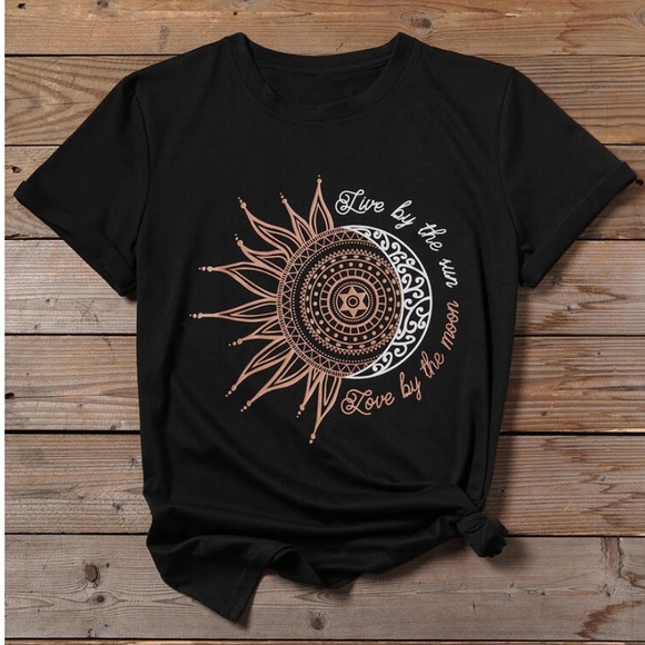 Short Sleeve Graphic Tee - Picture 2 of 3